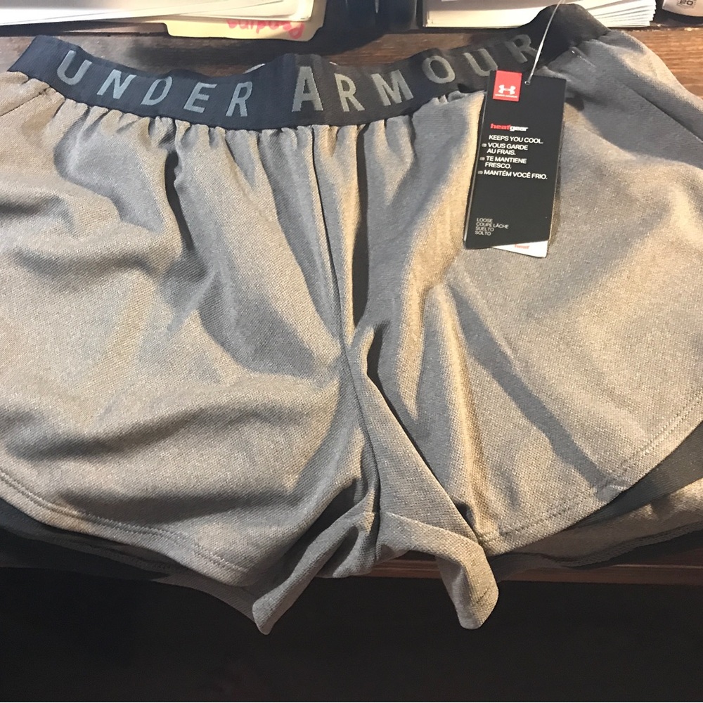 NWT Under Armour womens heatgear shorts.  Grey/Black size M